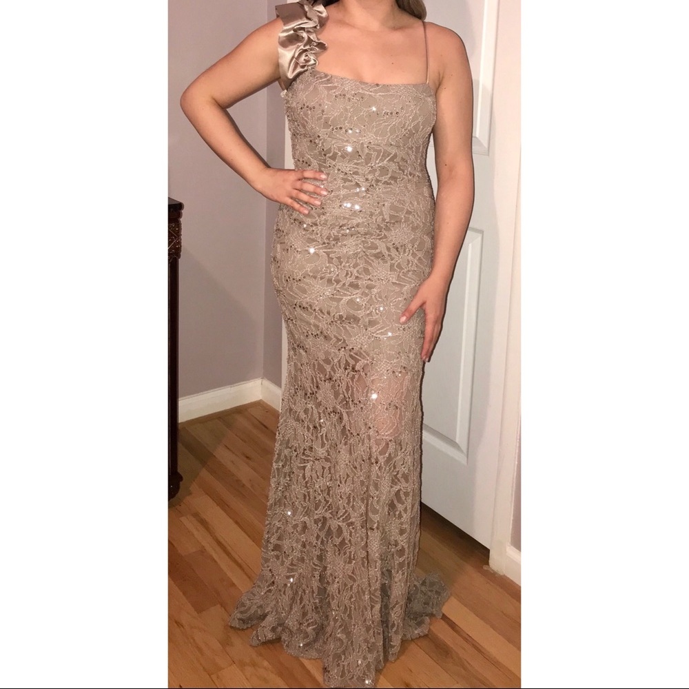 Windsor Dress. Size 5/6, fits a s/m.